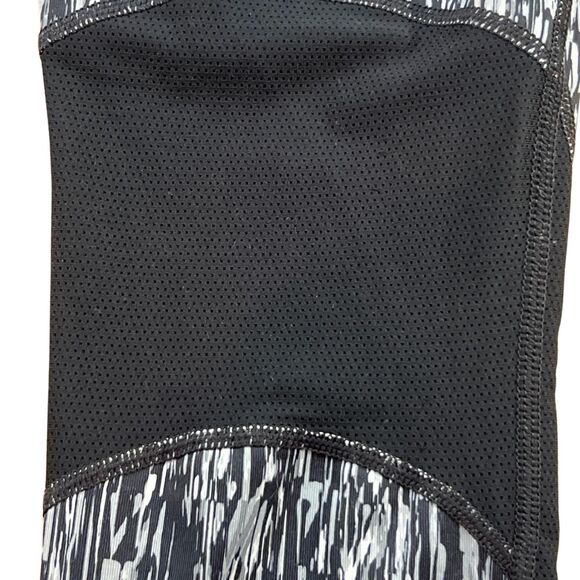 Nike Dri FIT Capri Leggings Small Athletic Abstract Print Yoga Workout Pants - Picture 11 of 14